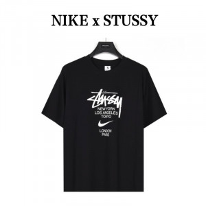 Stussy x Nike ストゥッシュ x ナイキ 胸 ロゴ レタリング プリント 半袖Tシャツ G424260