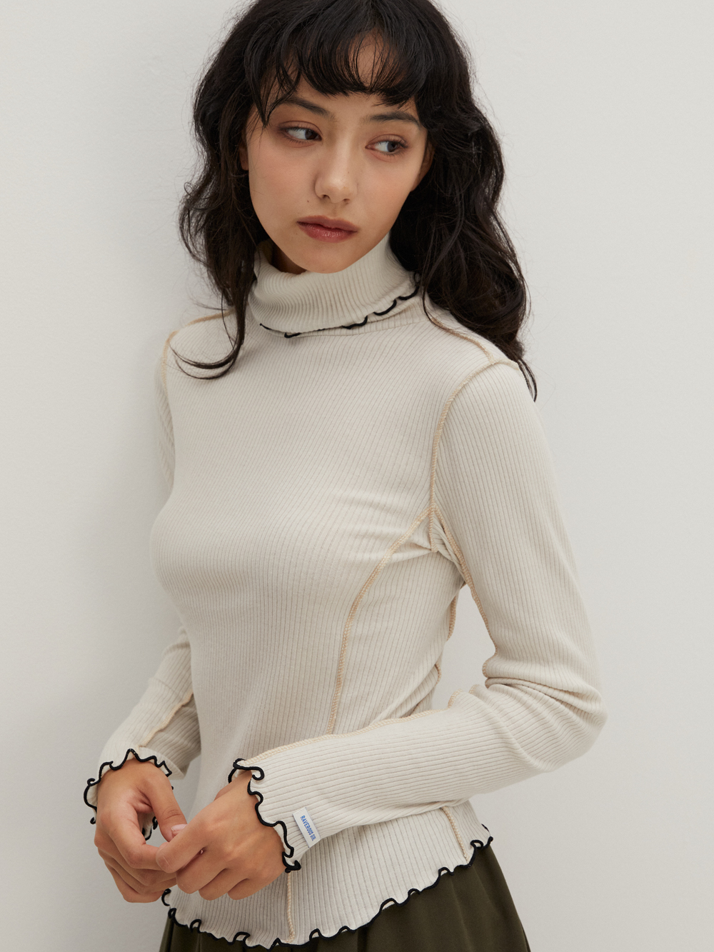 Contrast Interlock Turtle Neck T/Shirts Beige