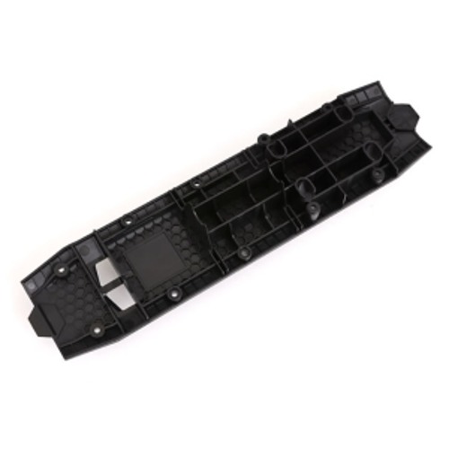 AX7837 Skid plate, center