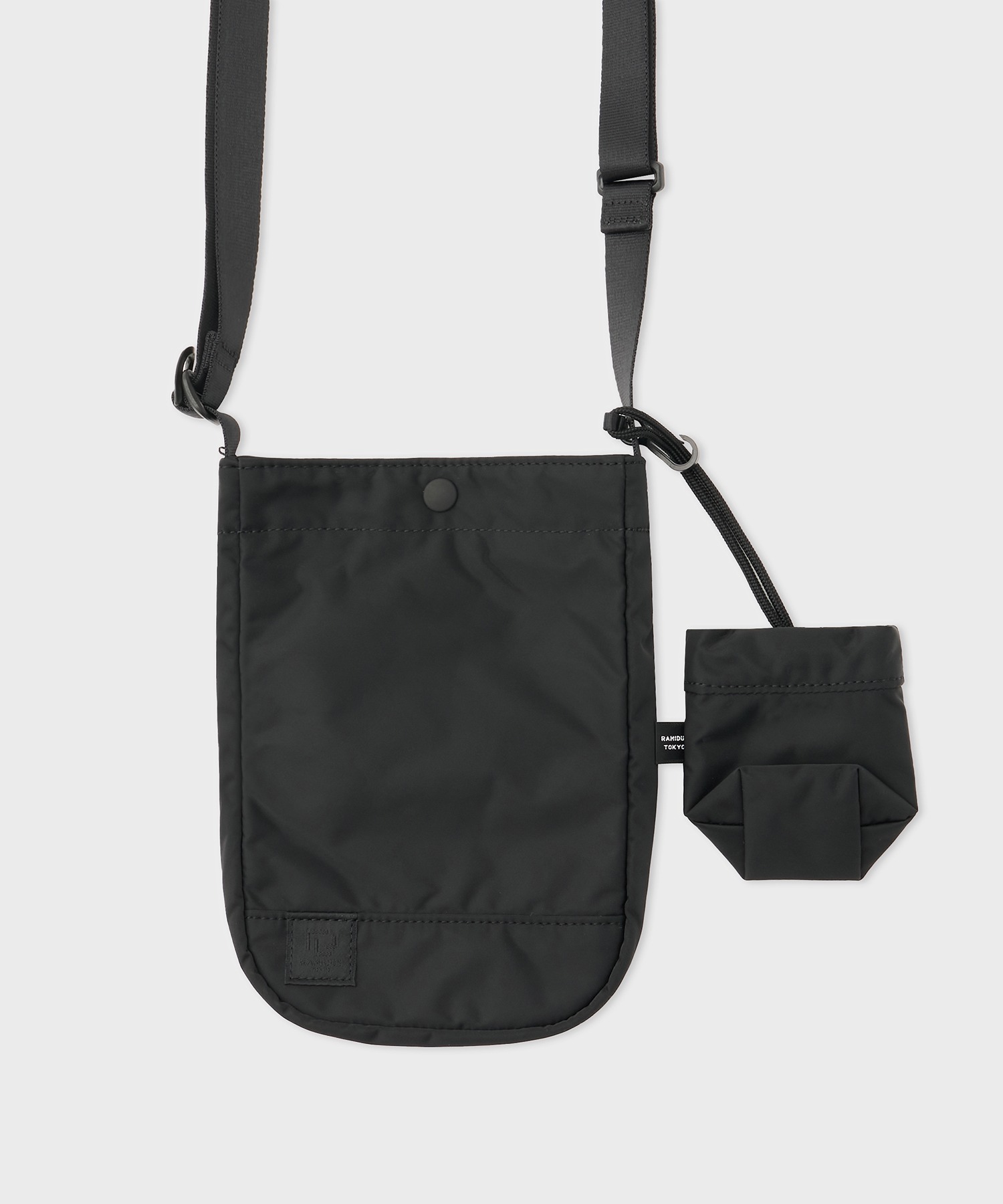 Black Beauty Shoulder Pouch (Black)