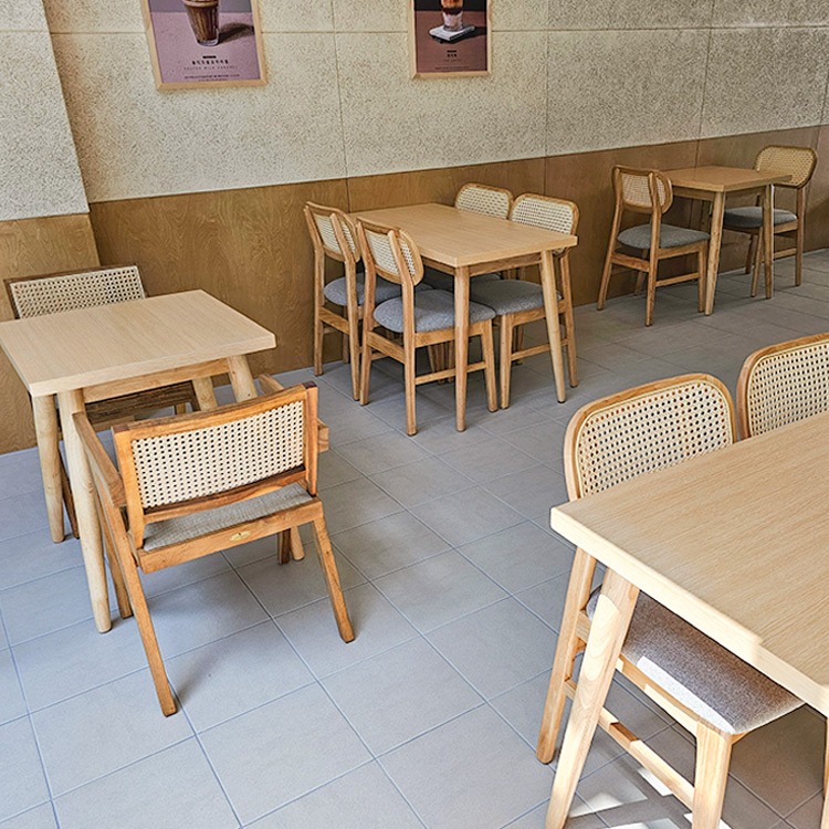 CAFE-128 [체인점 카페]  우드인테리어카페 라탄의자 무늬목테이블 맞춤원목벤치 납품현장