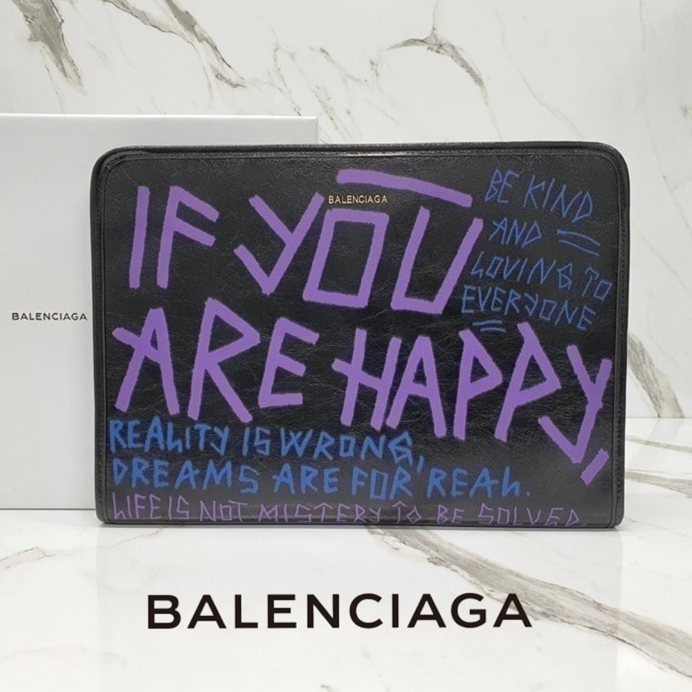 [국내배송] 발렌시아가 BALENCIAGA 그래피티 클러치 블랙