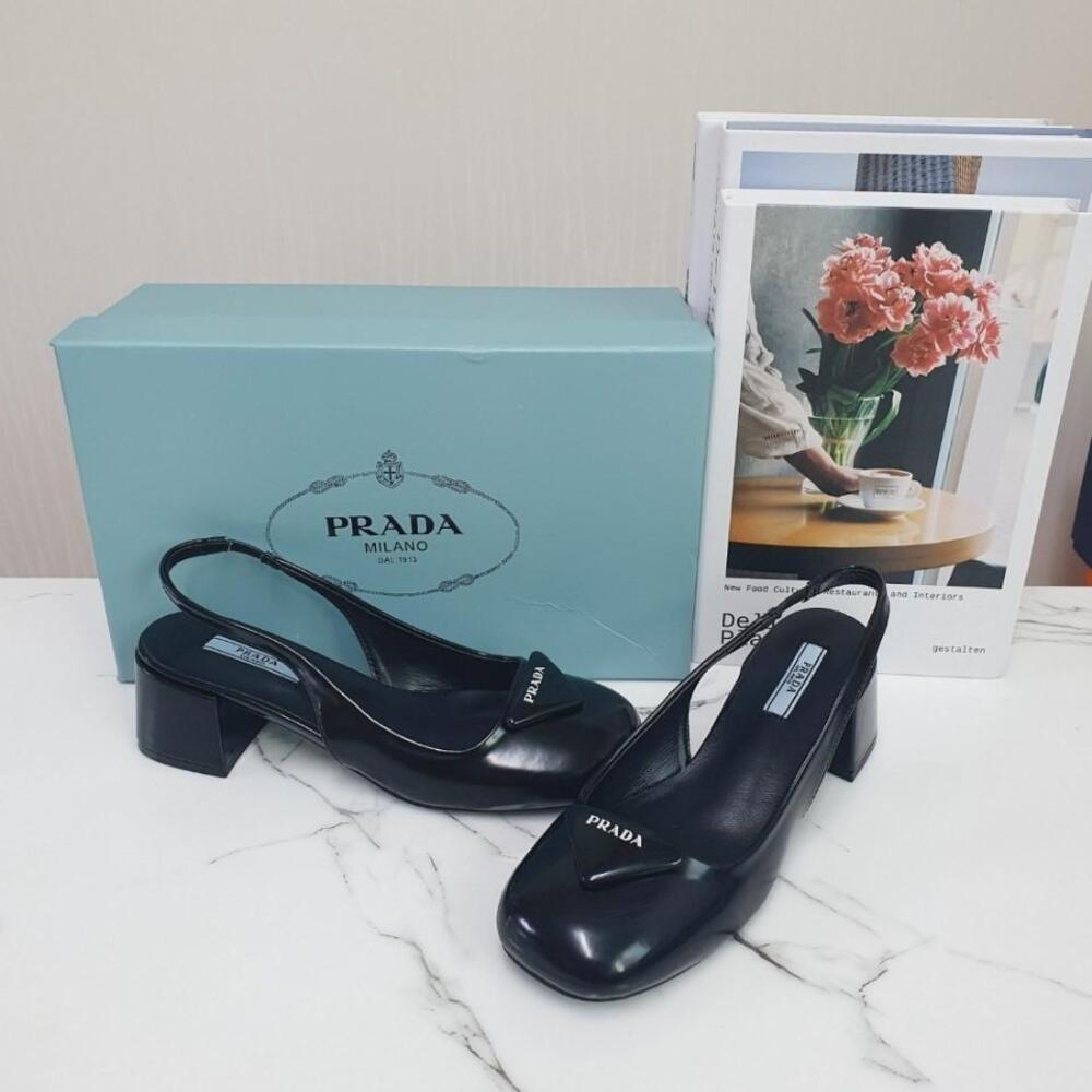 [국내배송][반품가능] 프라다 PRADA 페이턴트 가죽 슬링백 펌프스