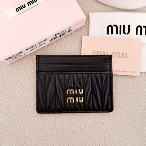 [국내배송] 미우미우 MIUMIU 마테라쎄 카드홀더 블랙