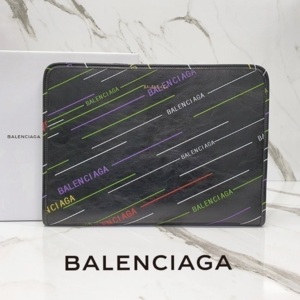 [국내배송] 발렌시아가 BALENCIAGA 그래피티 클러치 블랙