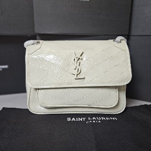 [국내배송] 생로랑 SAINT LAURENT 니키백 미듐 화이트