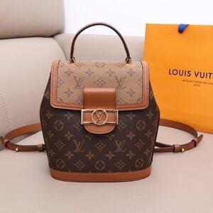 [국내배송] 루이비통 LOUIS VUITTON 도핀 백팩 PM