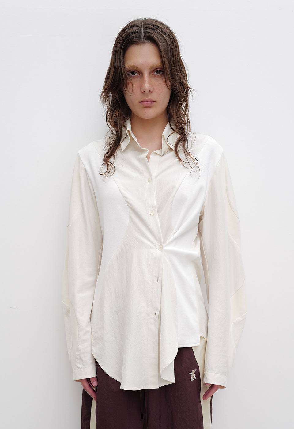 CURVED PANEL SHIRT, CREAM