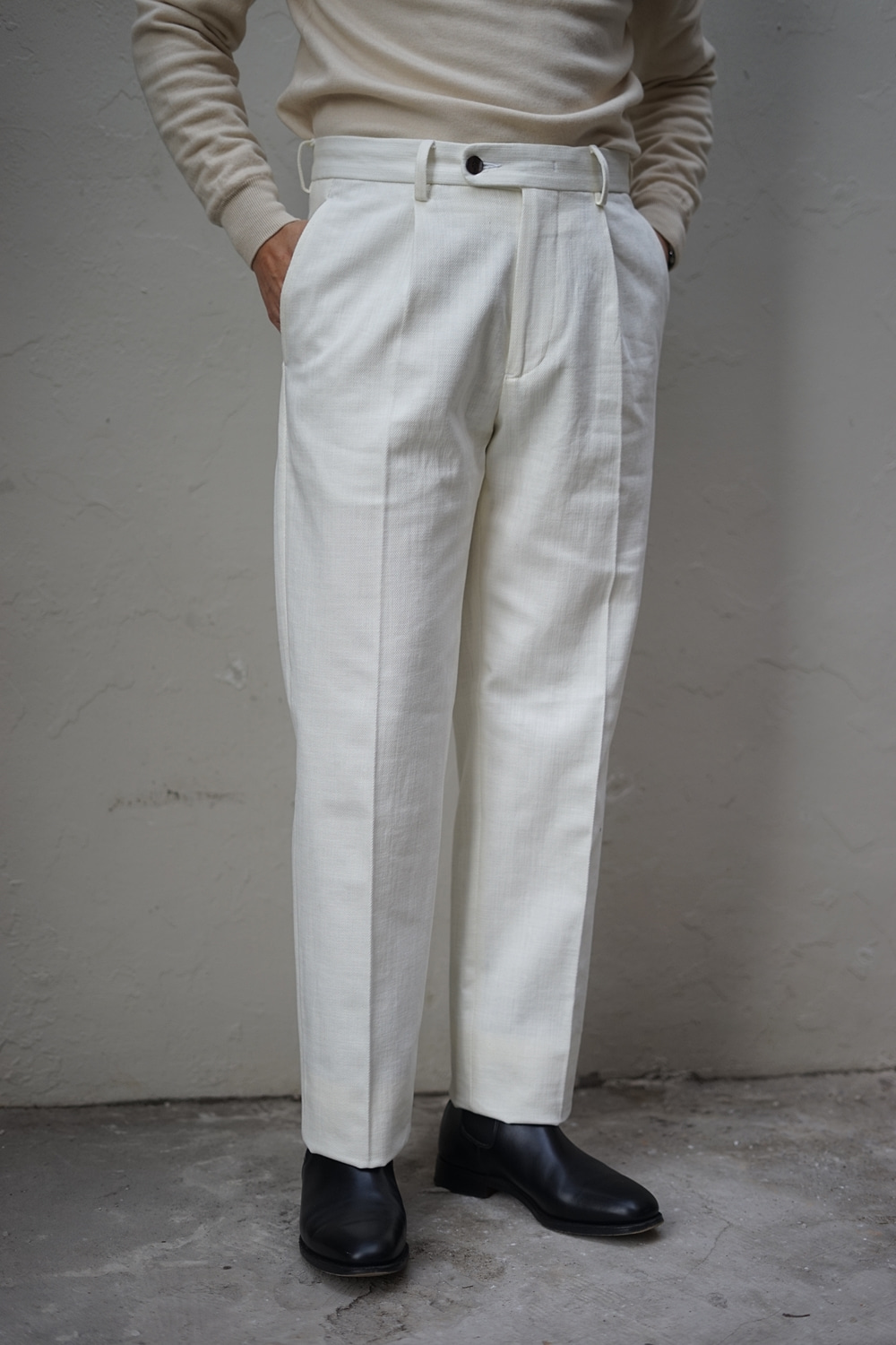 ONE TUCK COTTON PANTS WHITEDEVORE(데보레)