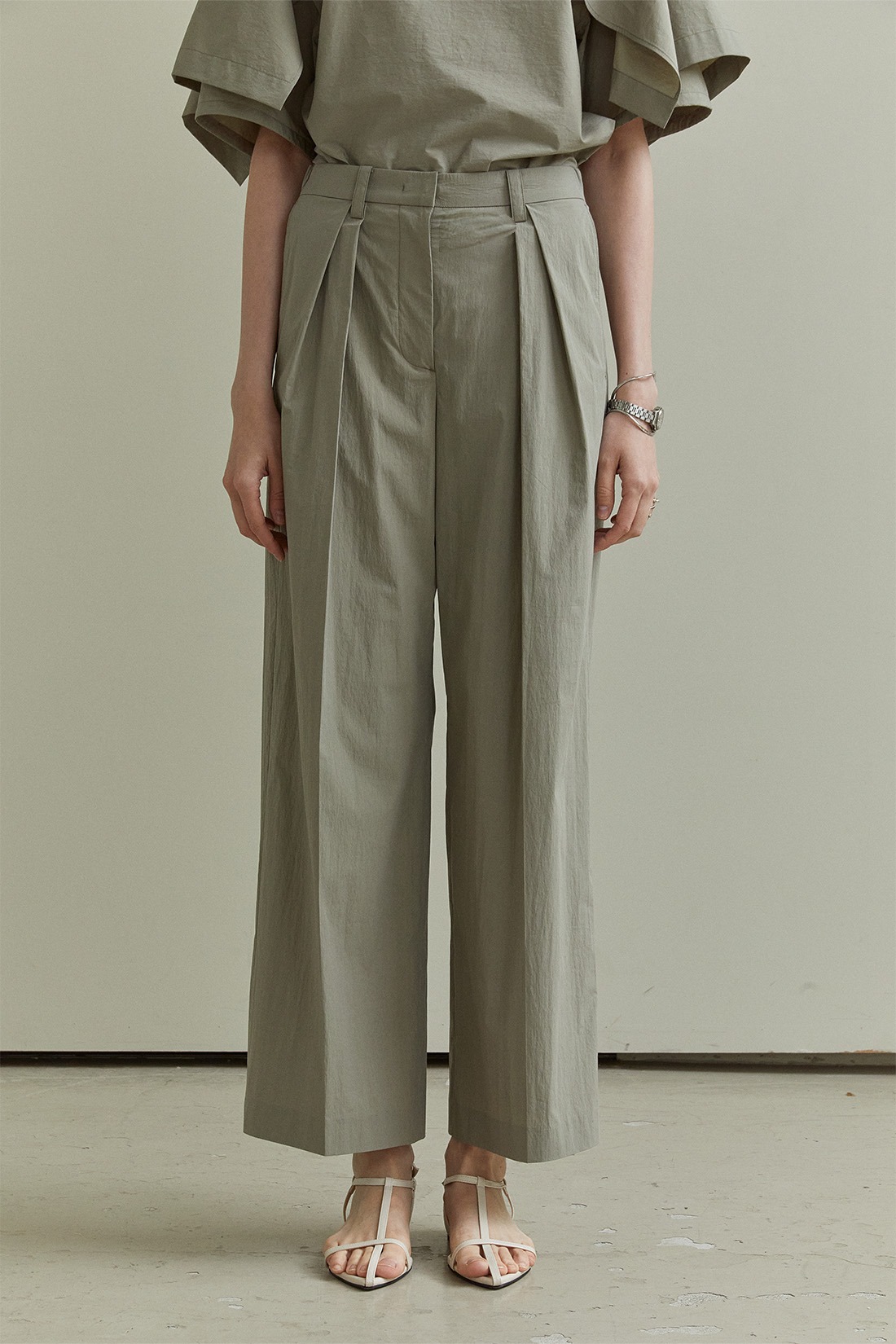 SUMMER TWO TUCK PANTS KHAKI