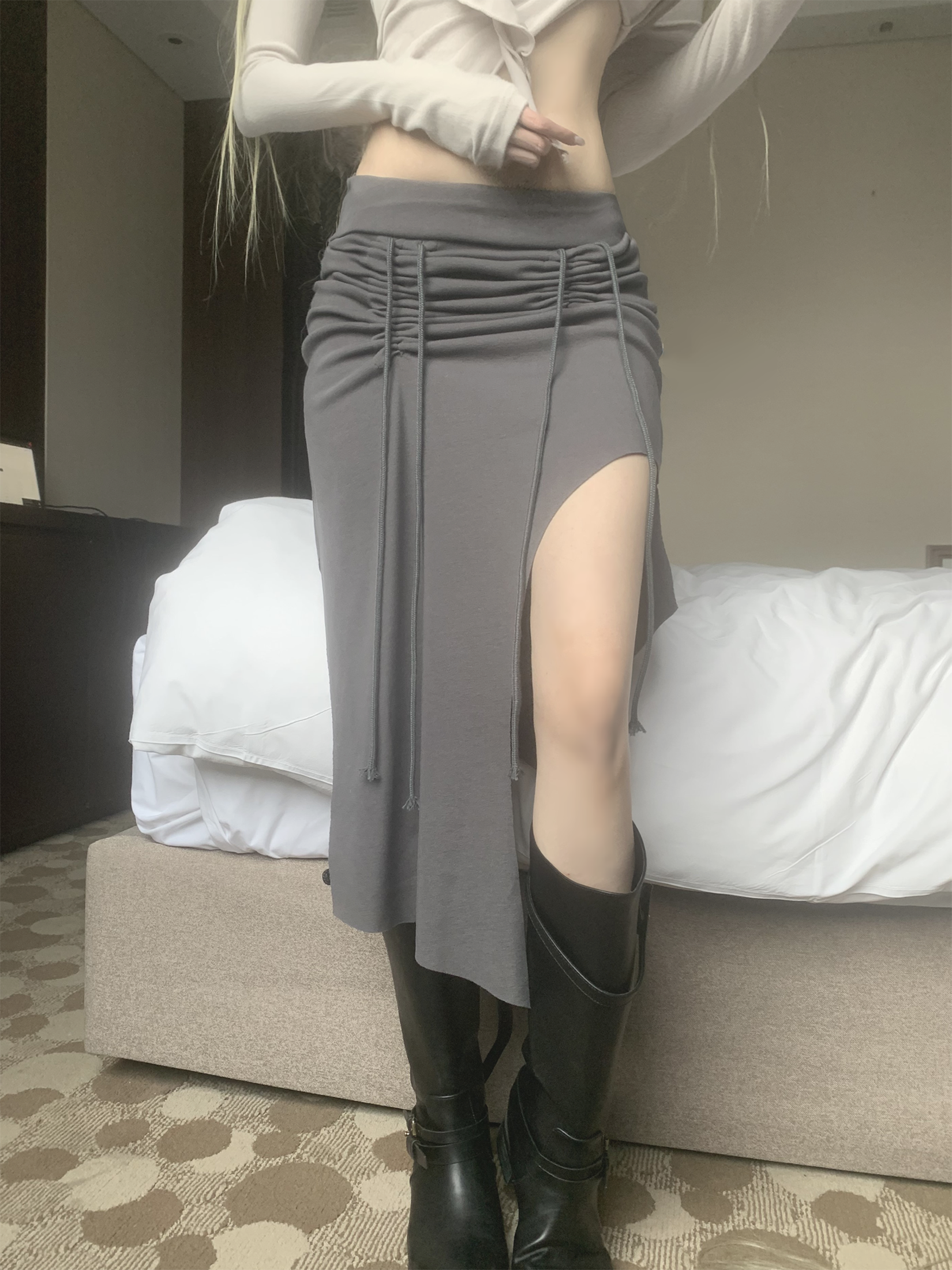 【suzen】Ludena Tattoo Low-Waist Skirt SUZEN :: 스젠
