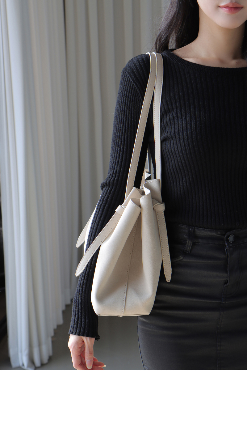 가방 모델 착용 이미지-S1L25