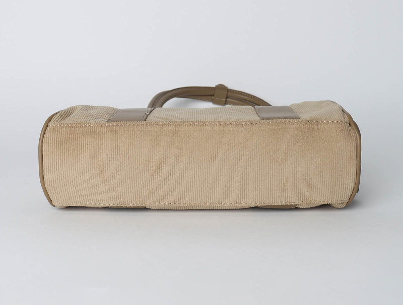 가방 크림 색상 이미지-S1L35