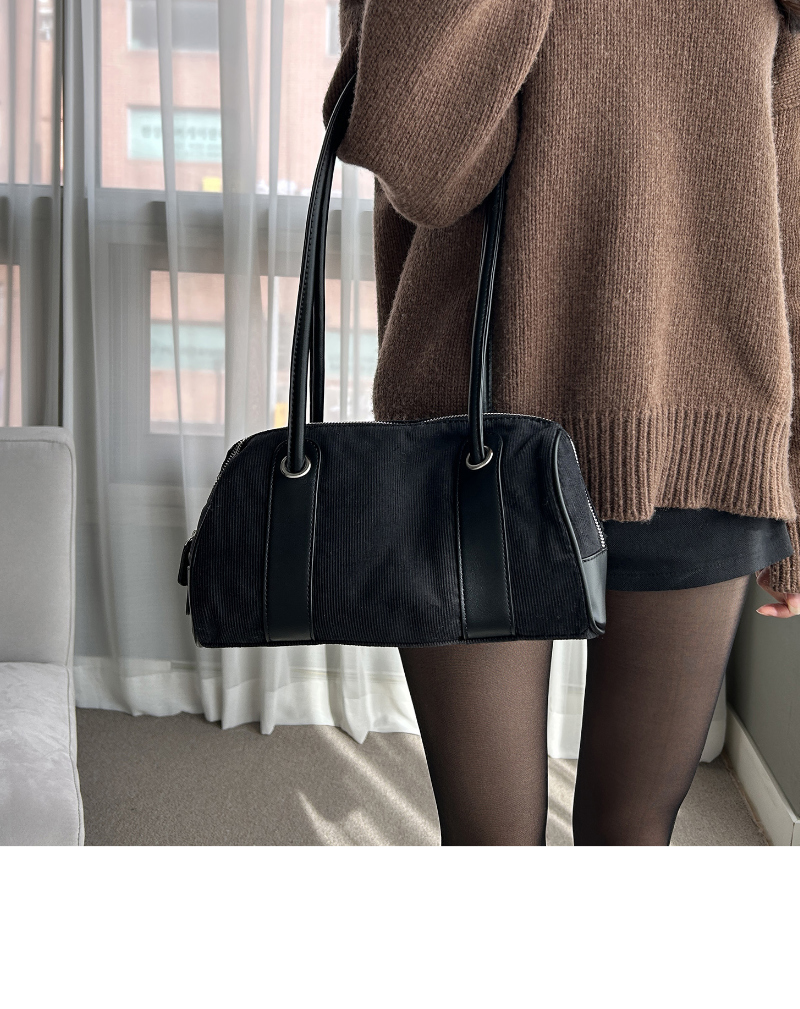 가방 모델 착용 이미지-S1L17