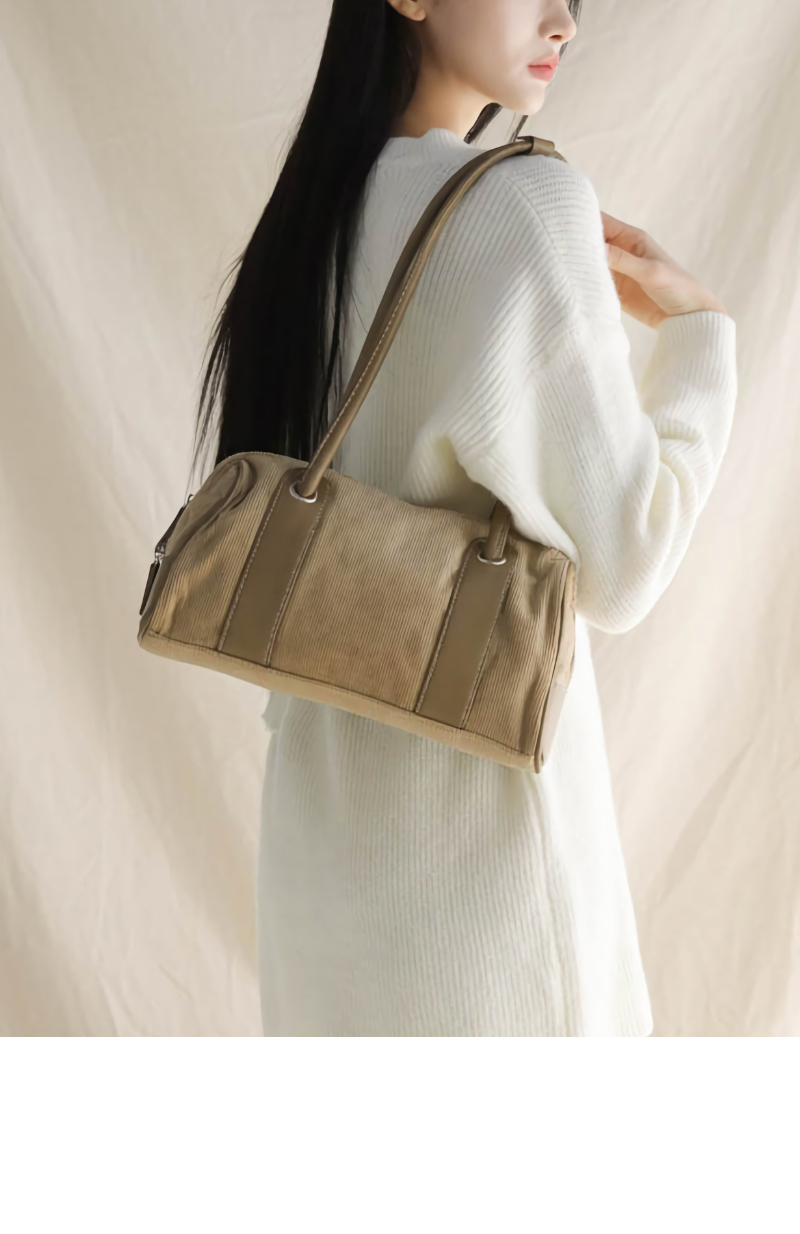 가방 모델 착용 이미지-S2L4