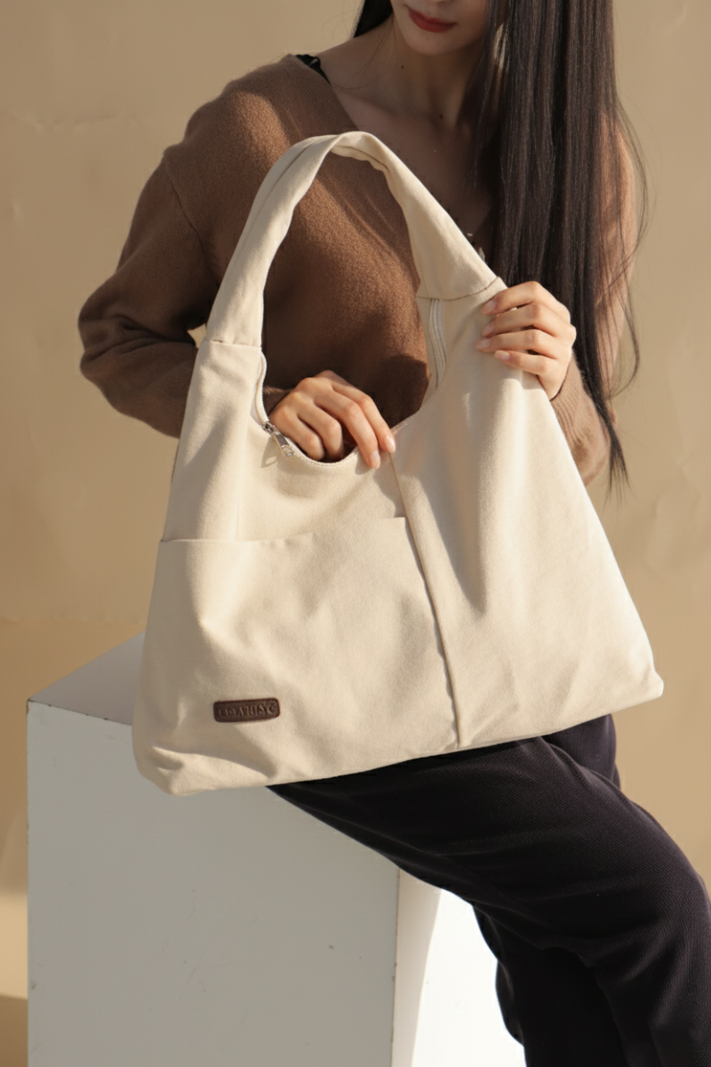 가방 모델 착용 이미지-S1L5