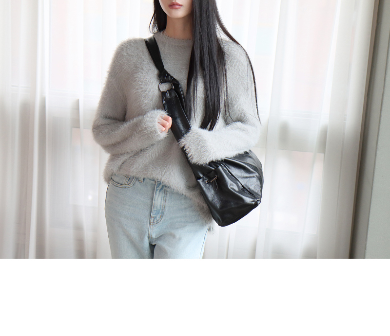 가방 모델 착용 이미지-S1L17