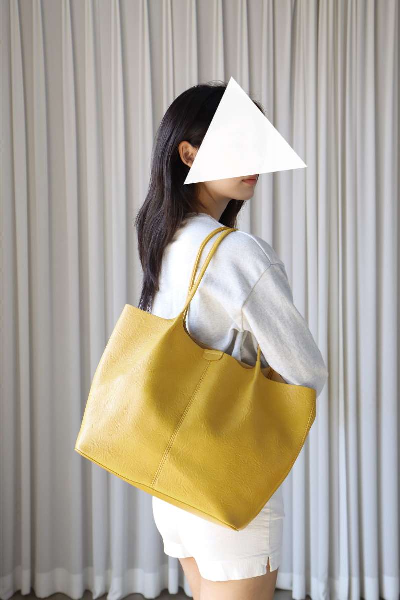 가방 모델 착용 이미지-S1L21