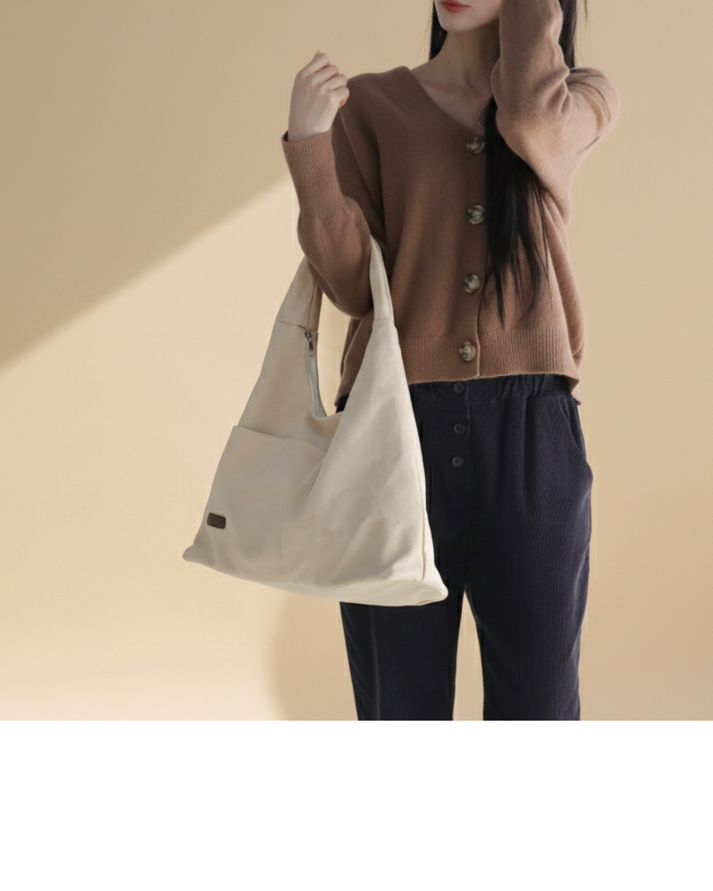 가방 모델 착용 이미지-S1L6