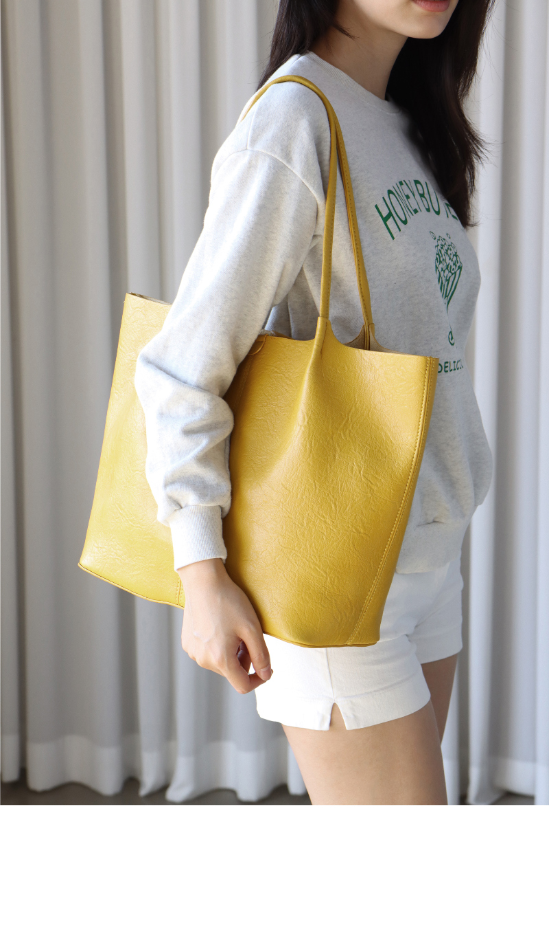 가방 모델 착용 이미지-S1L20