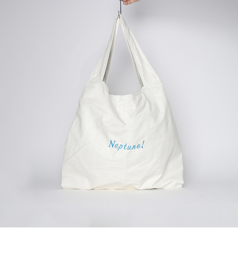 가방 모델 착용 이미지-S1L22