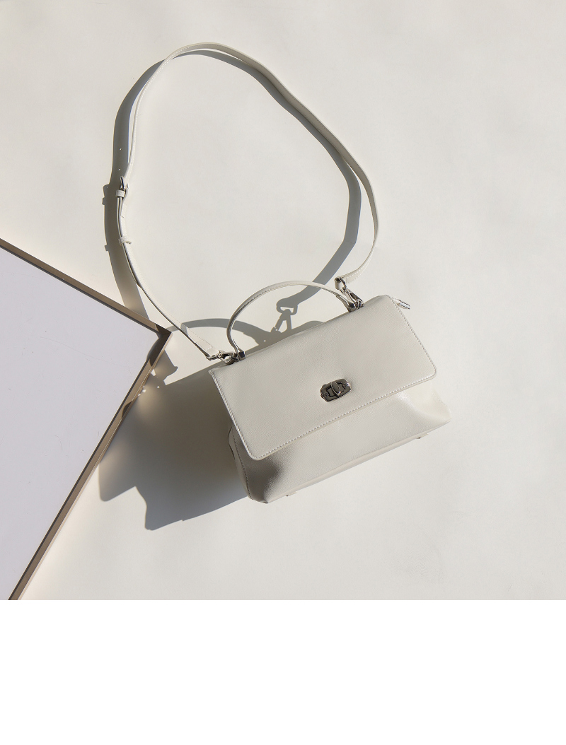 가방 화이트 색상 이미지-S1L26