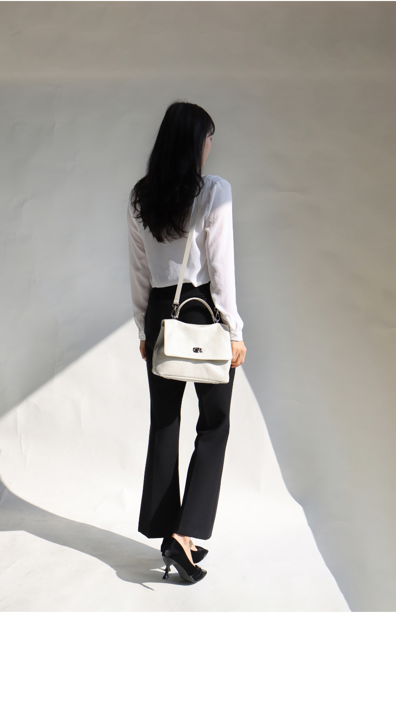 가방 모델 착용 이미지-S5L16