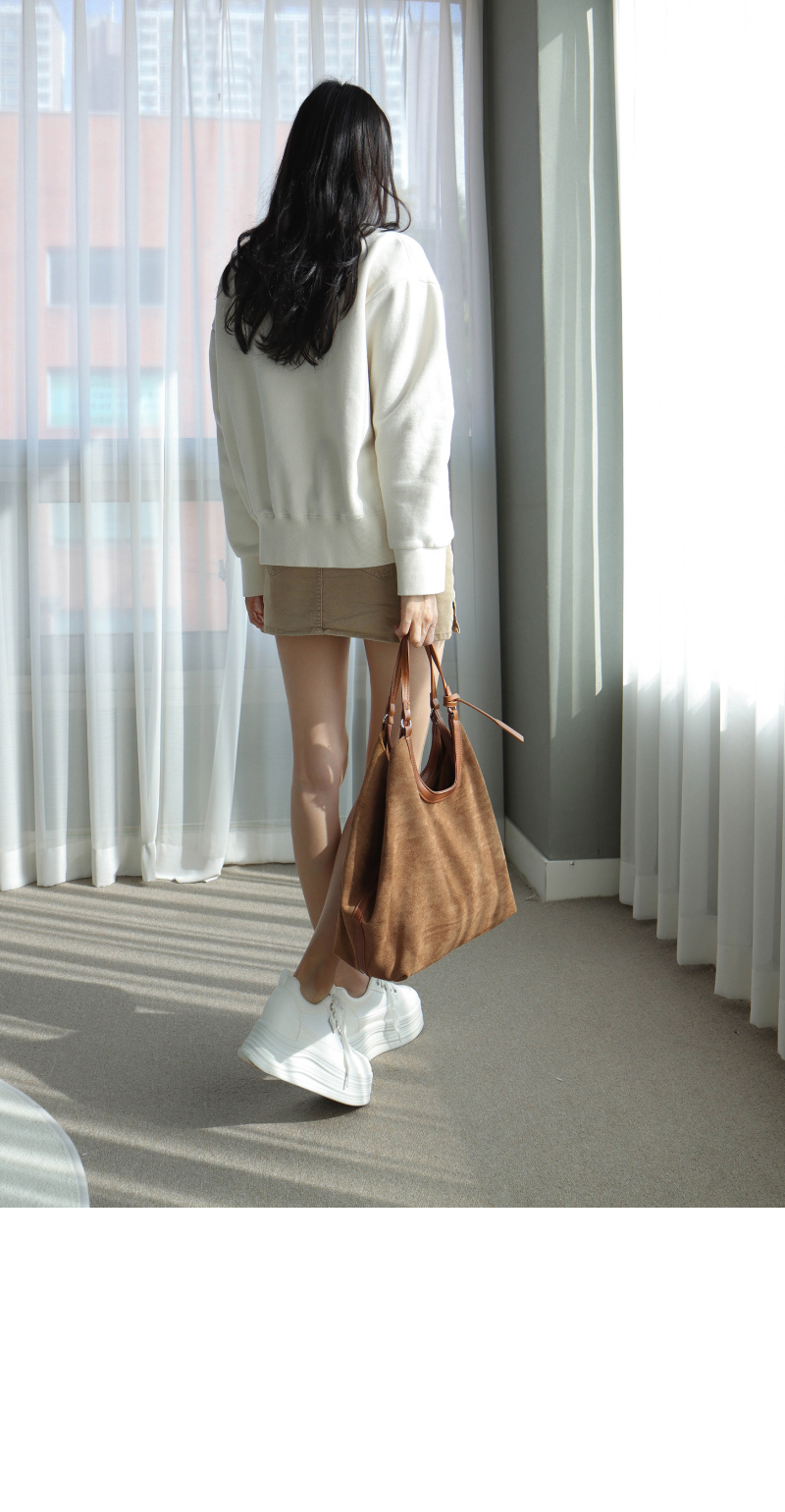 가방 모델 착용 이미지-S1L30