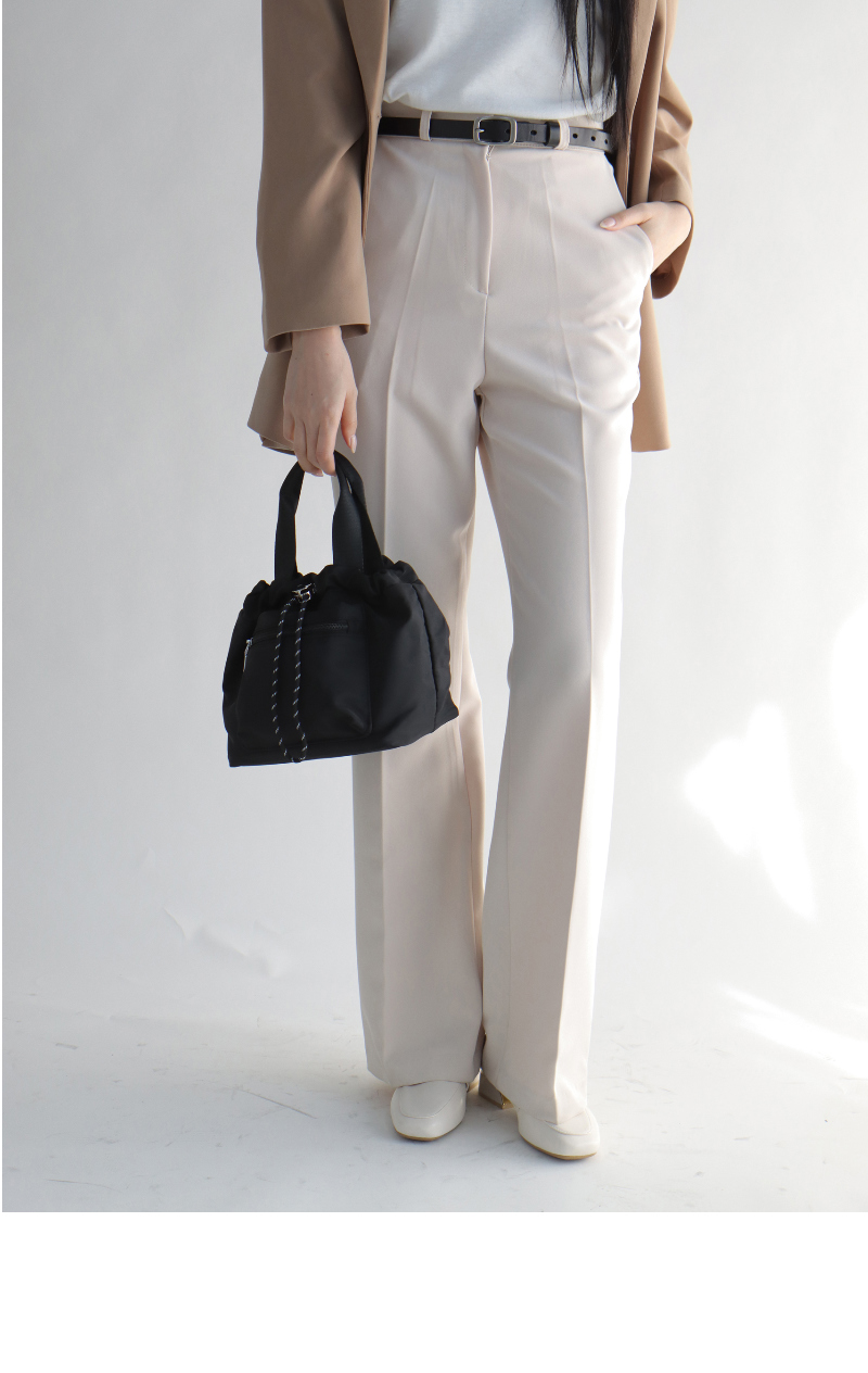 가방 모델 착용 이미지-S1L23
