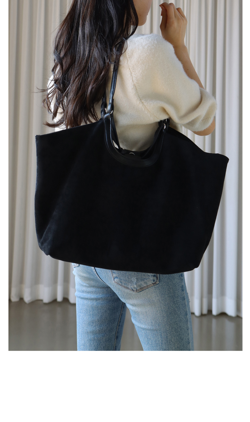 가방 모델 착용 이미지-S1L23