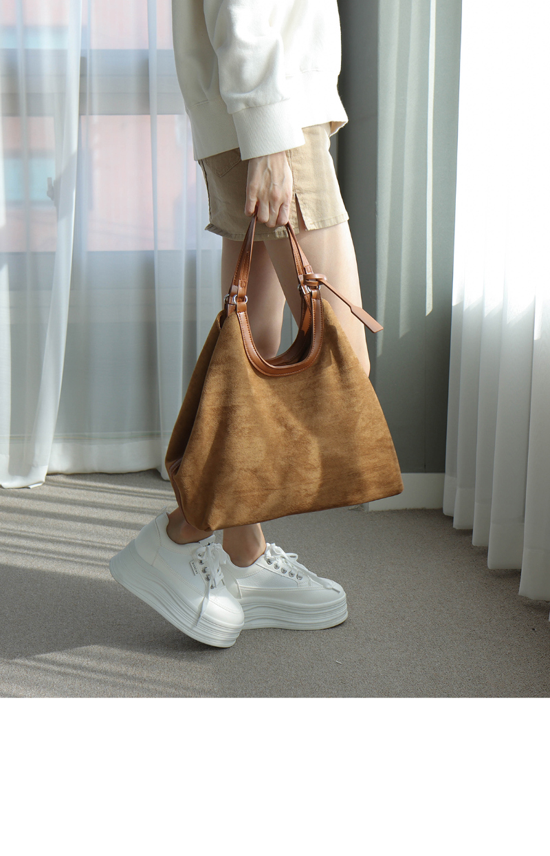 가방 모델 착용 이미지-S1L33