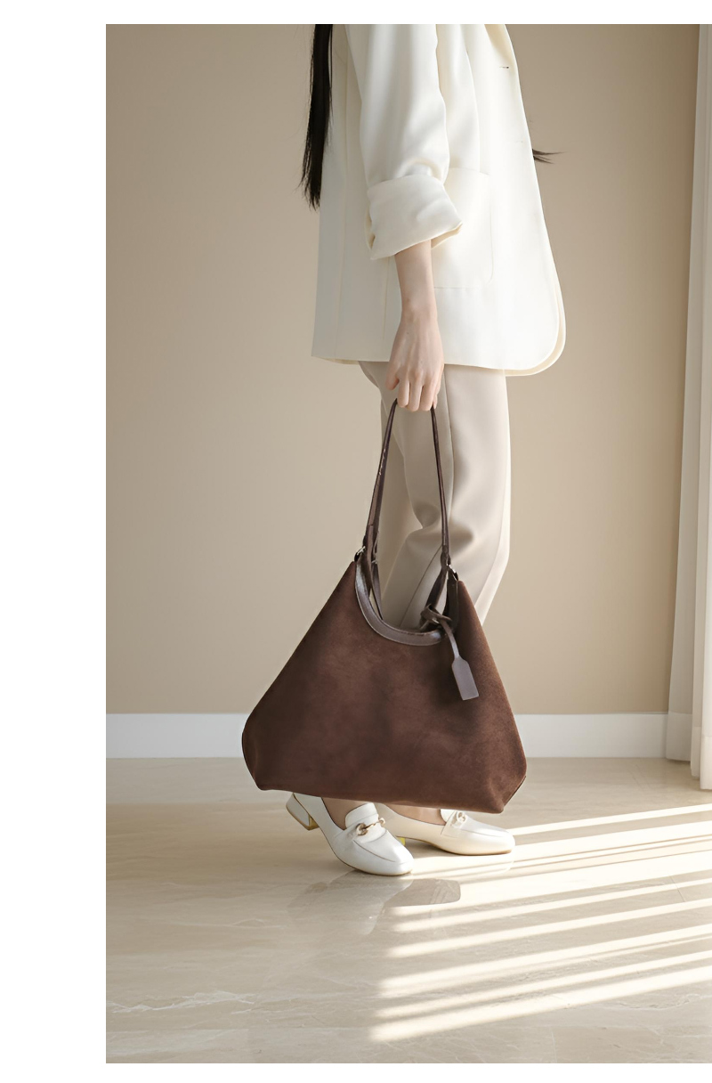 가방 모델 착용 이미지-S9L4