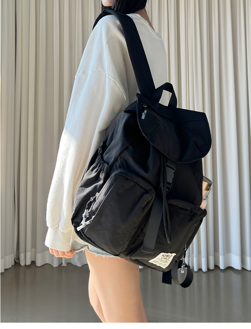 가방 모델 착용 이미지-S1L20