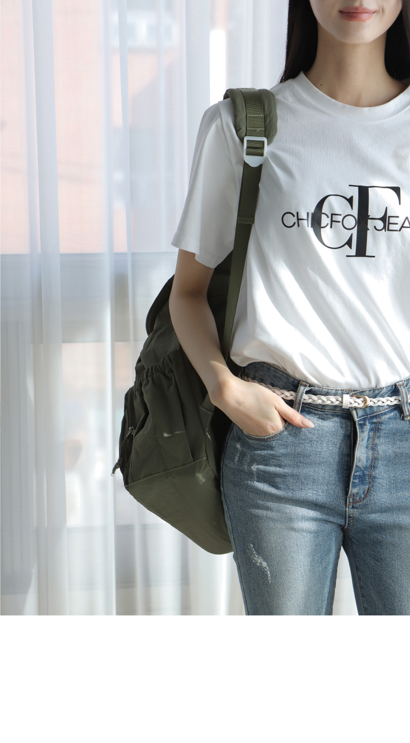 가방 모델 착용 이미지-S1L41