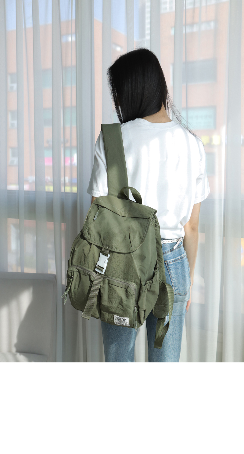 가방 모델 착용 이미지-S1L36