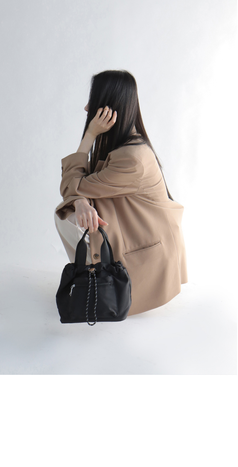 가방 모델 착용 이미지-S1L20
