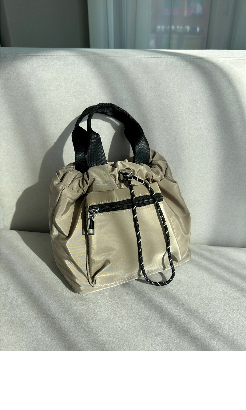 가방 카키 색상 이미지-S1L4