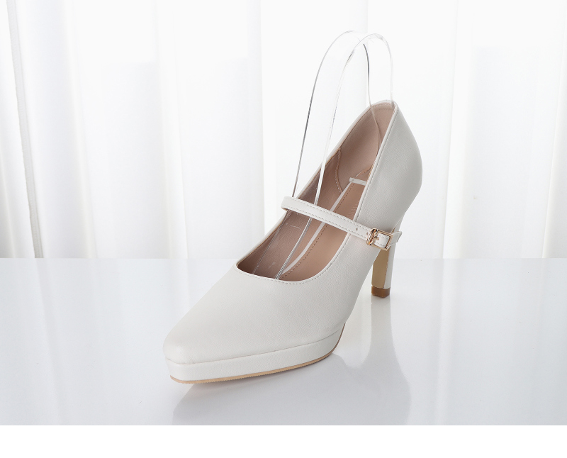 신발 화이트 색상 이미지-S1L24