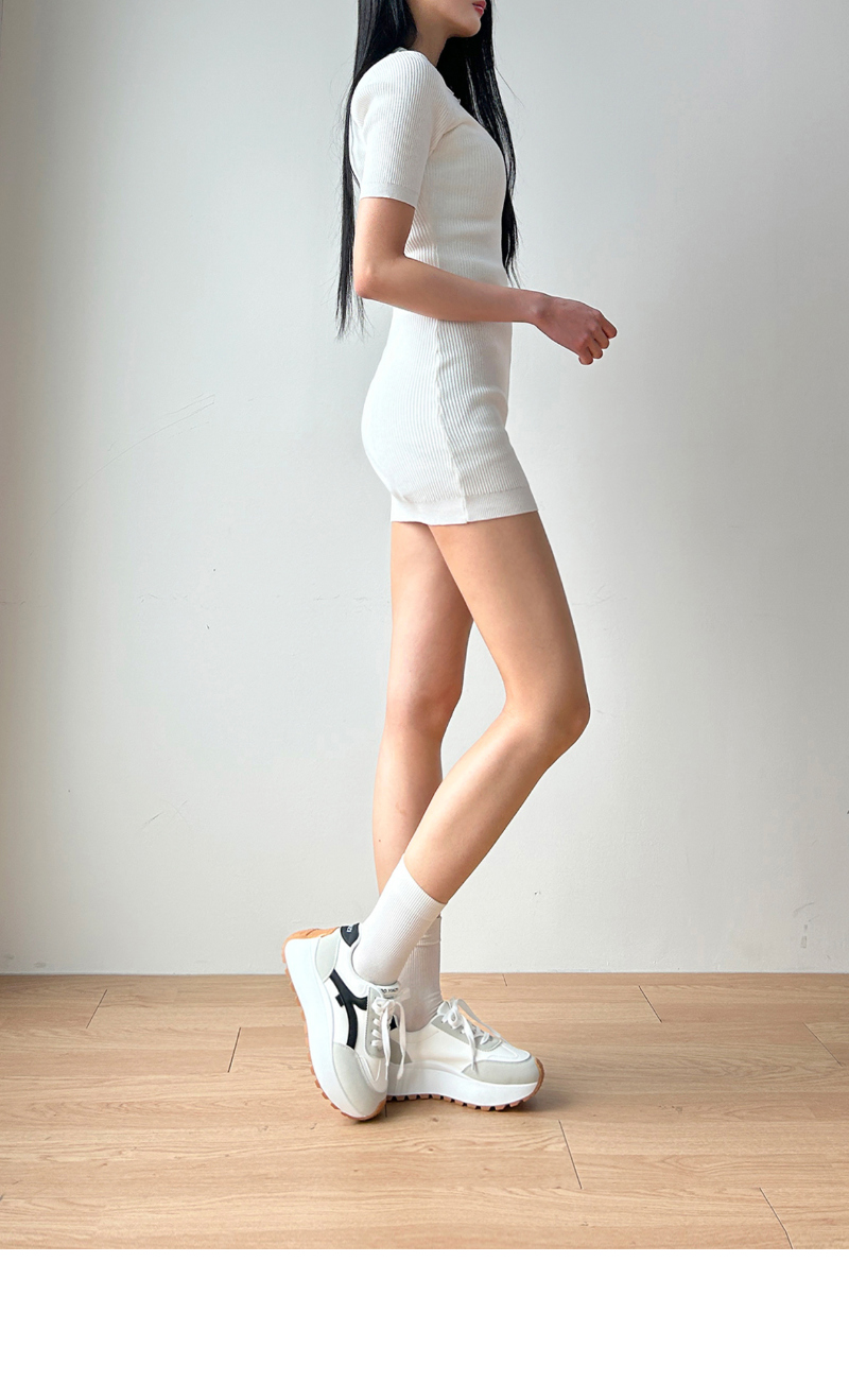 신발 모델 착용 이미지-S1L40