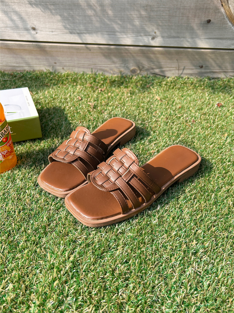 신발 브라운 색상 이미지-S1L7