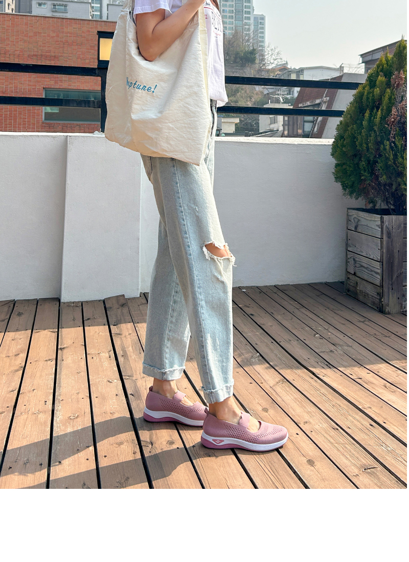 신발 모델 착용 이미지-S16L2