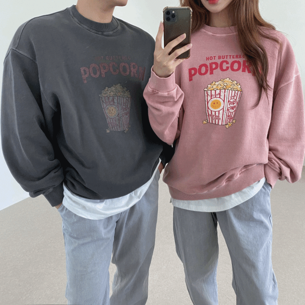 RR 피그먼트 남녀공용 커플 오버핏 팝콘 프린팅 맨투맨 ( 2color )